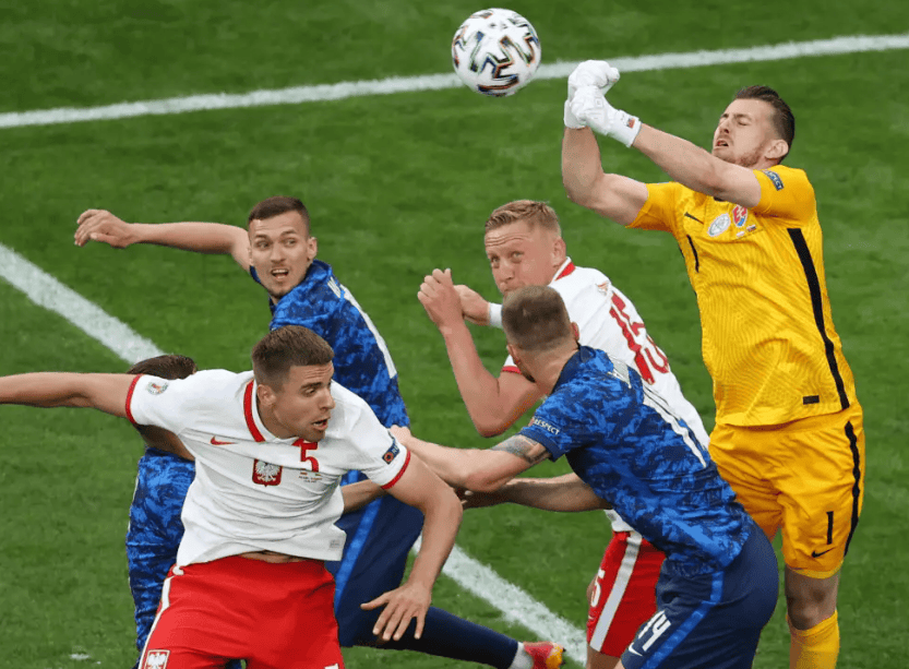 欧洲杯决赛惊险揭幕，实力对决谁能笑到最后的简单介绍